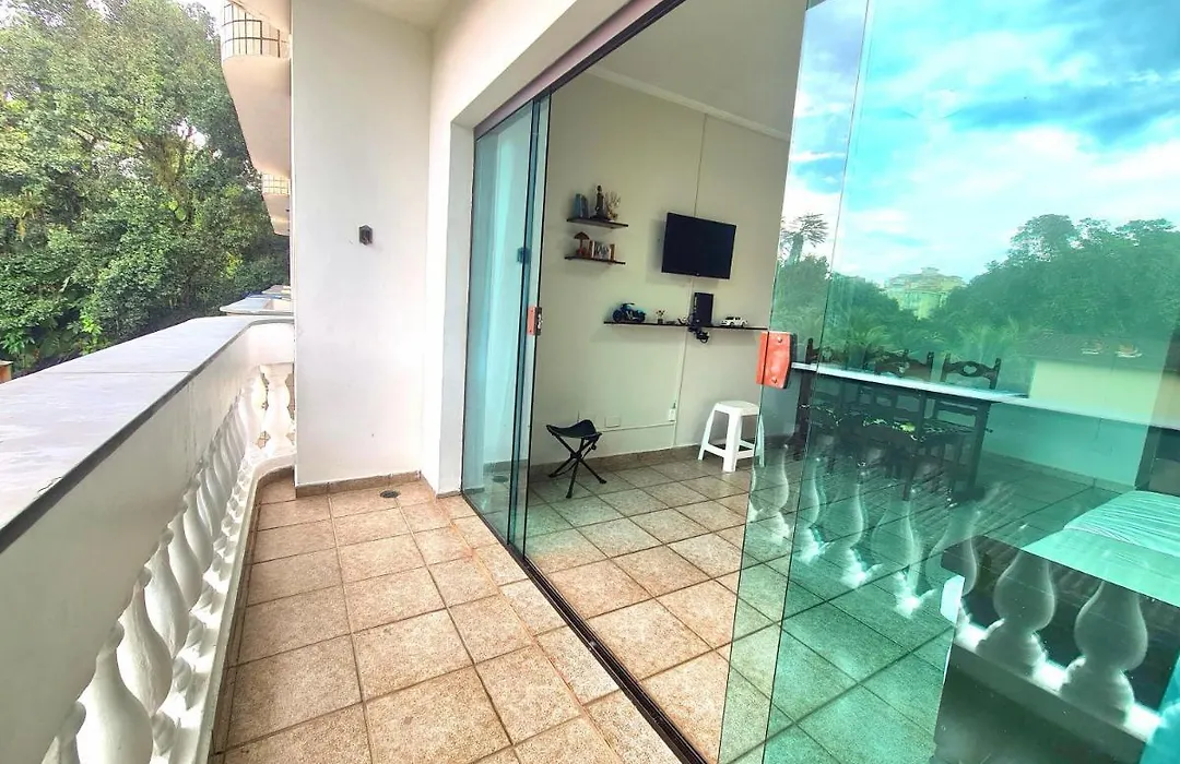 Apartamento com piscina no Itaguá em Ubatuba-1